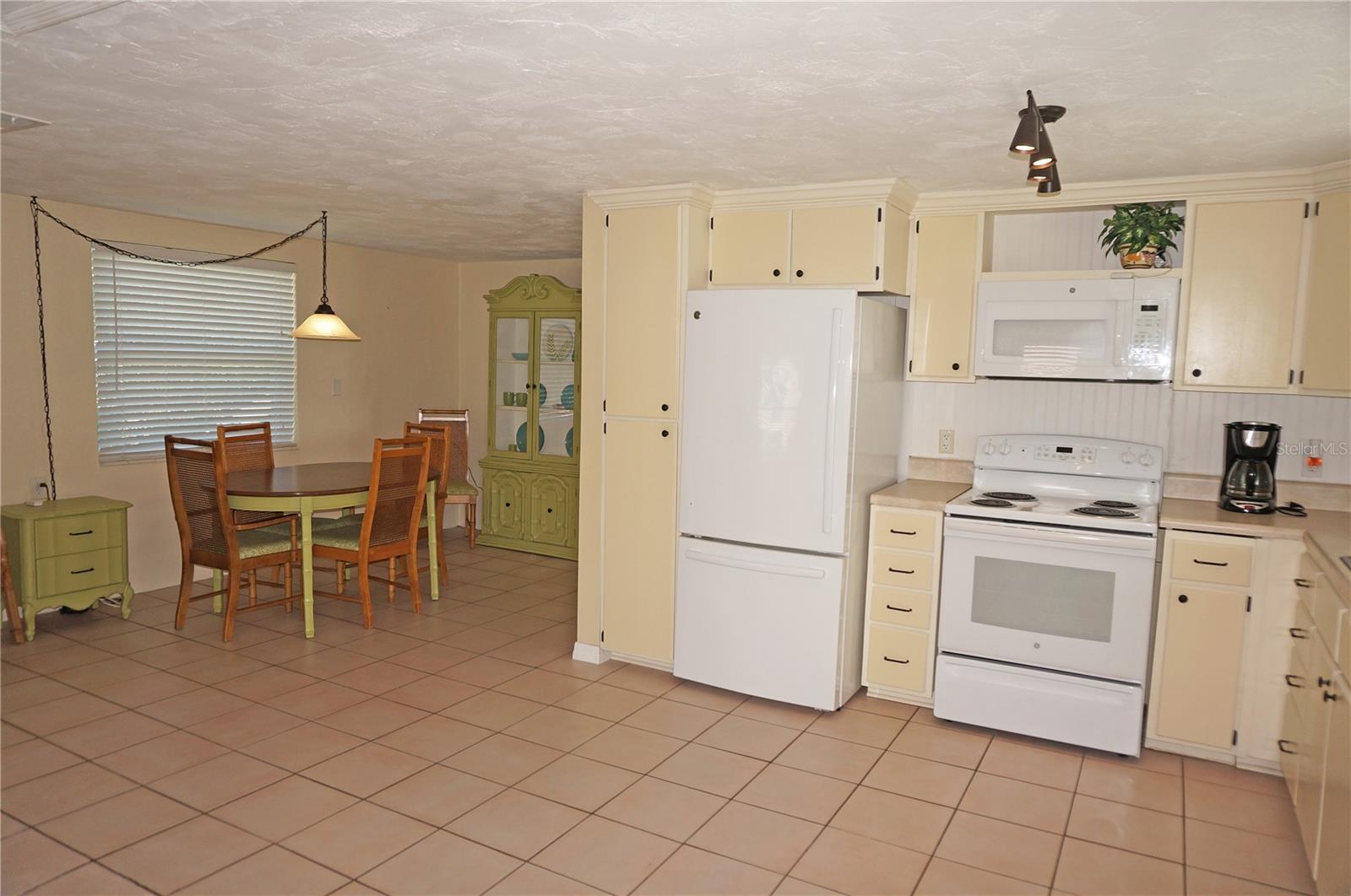 1270 MANOR RD, ENGLEWOOD, FL, 34223