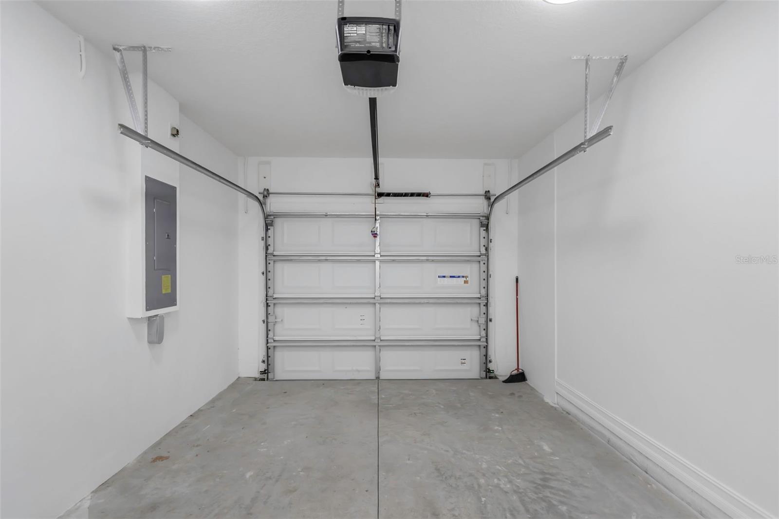 8505 N BROOKS ST, TAMPA, FL, 33604