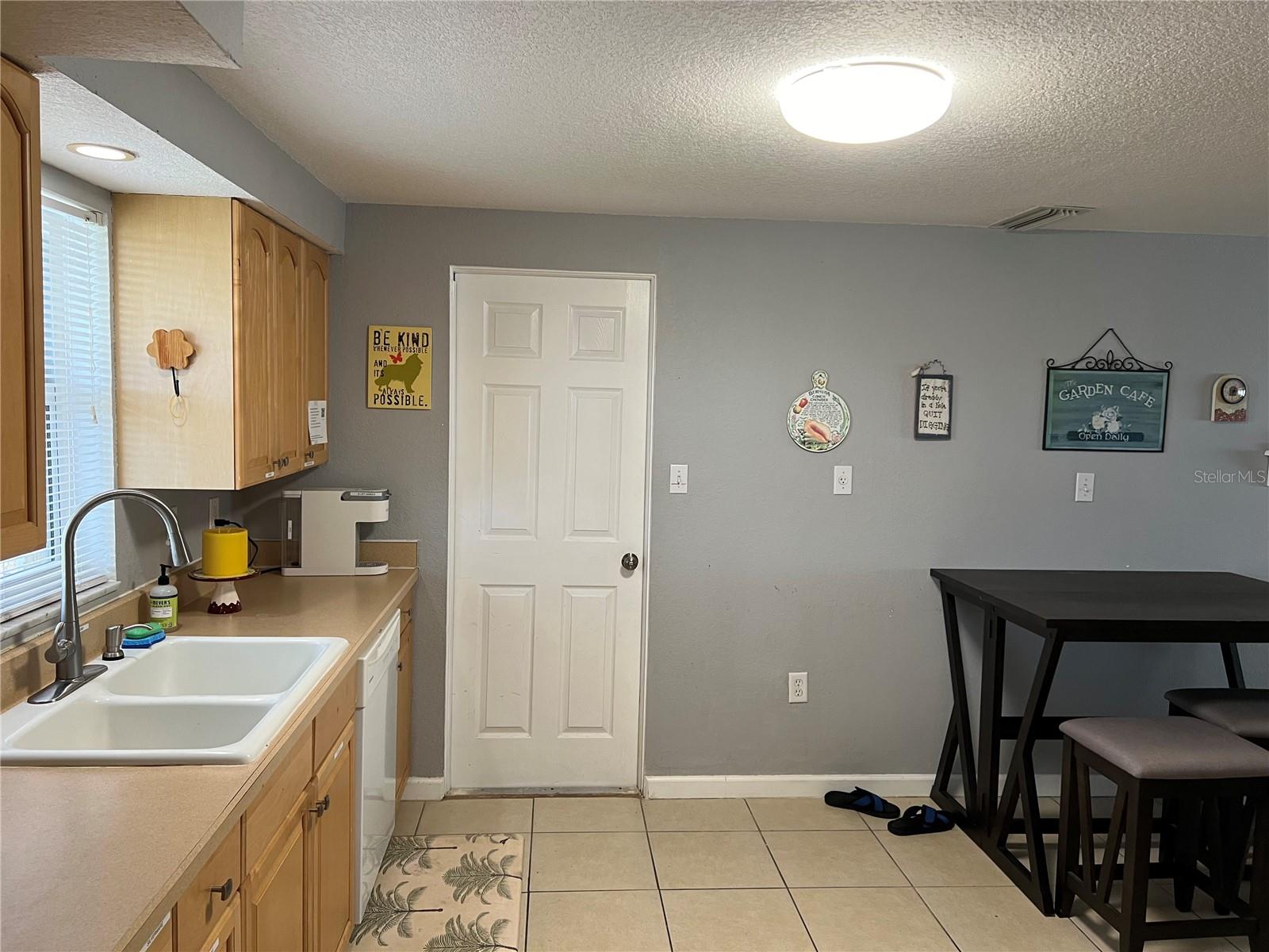 705 CRESTVIEW CIR NW, PORT CHARLOTTE, FL, 33948