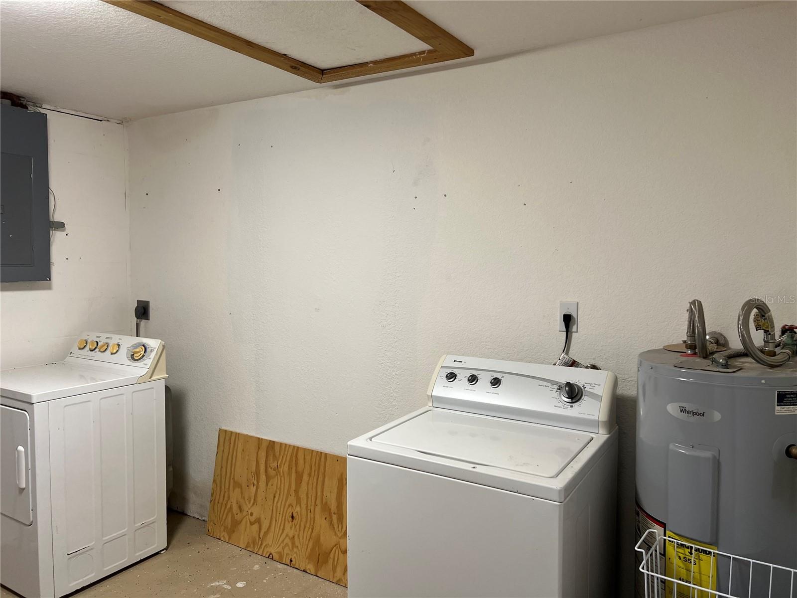 705 CRESTVIEW CIR NW, PORT CHARLOTTE, FL, 33948