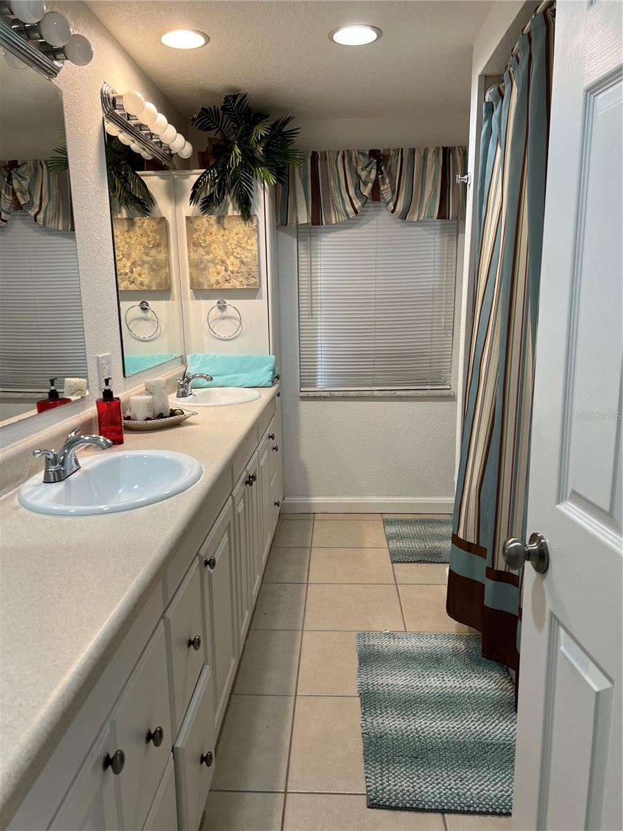 705 CRESTVIEW CIR NW, PORT CHARLOTTE, FL, 33948