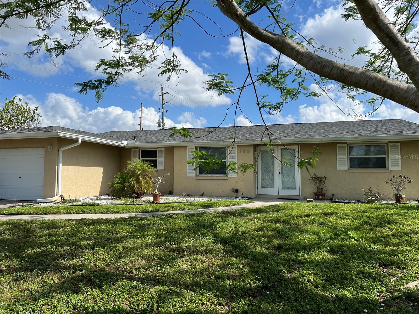 705 CRESTVIEW CIR NW, PORT CHARLOTTE, FL, 33948