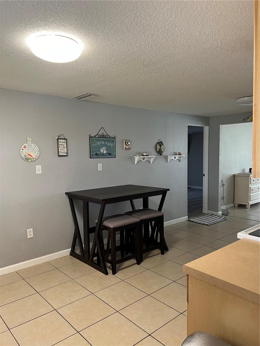 705 CRESTVIEW CIR NW, PORT CHARLOTTE, FL, 33948