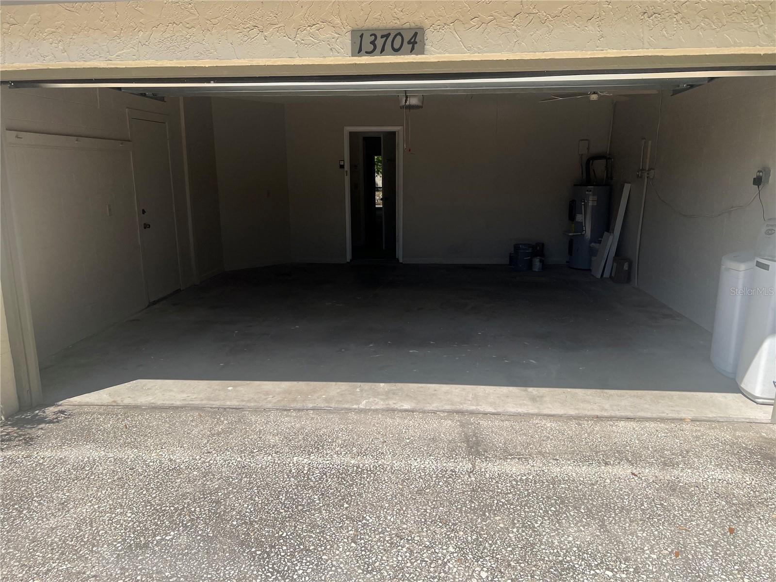 13704 LAZY OAK DR, TAMPA, FL, 33613