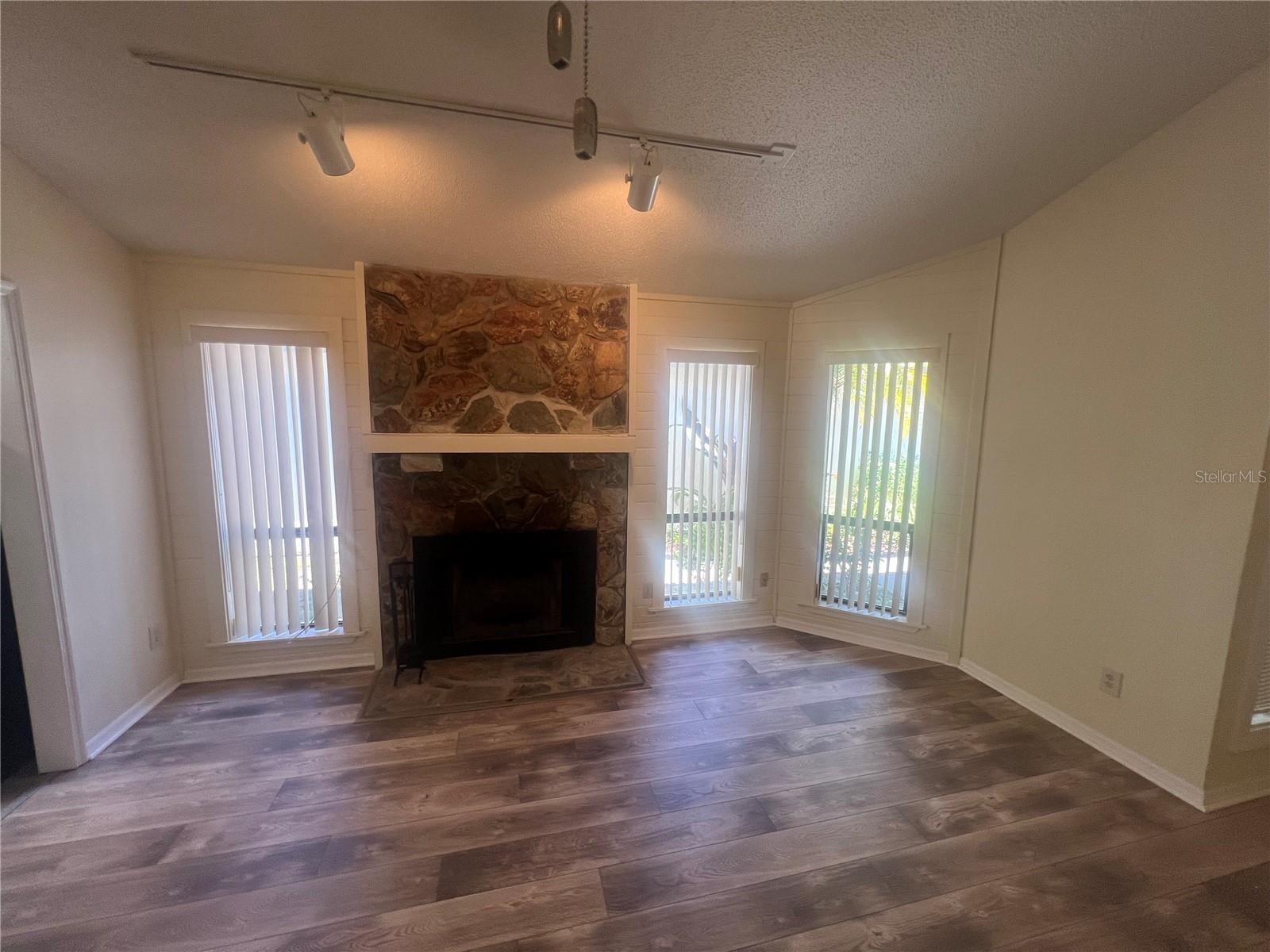 13704 LAZY OAK DR, TAMPA, FL, 33613