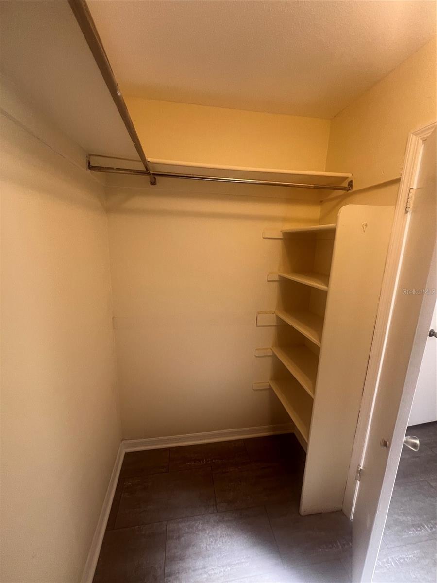 13704 LAZY OAK DR, TAMPA, FL, 33613