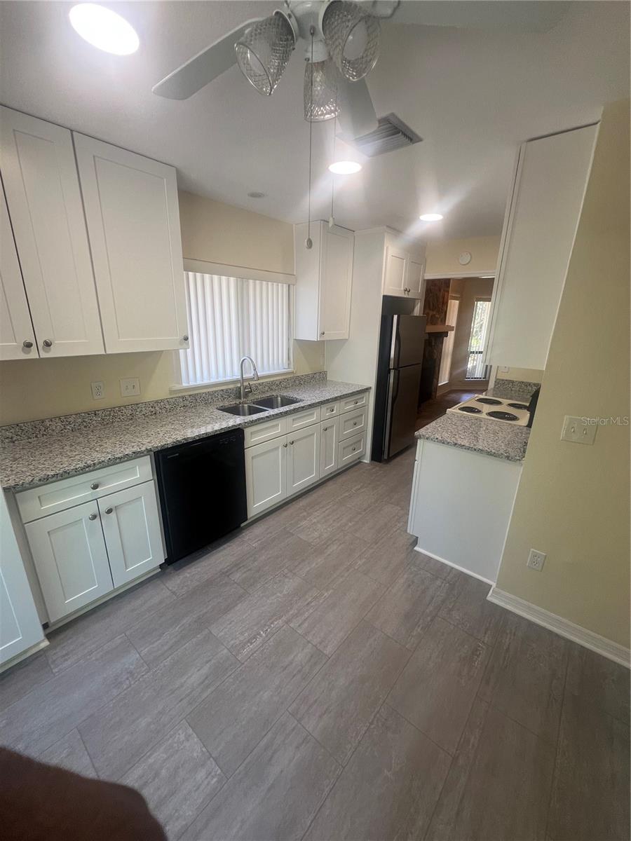 13704 LAZY OAK DR, TAMPA, FL, 33613