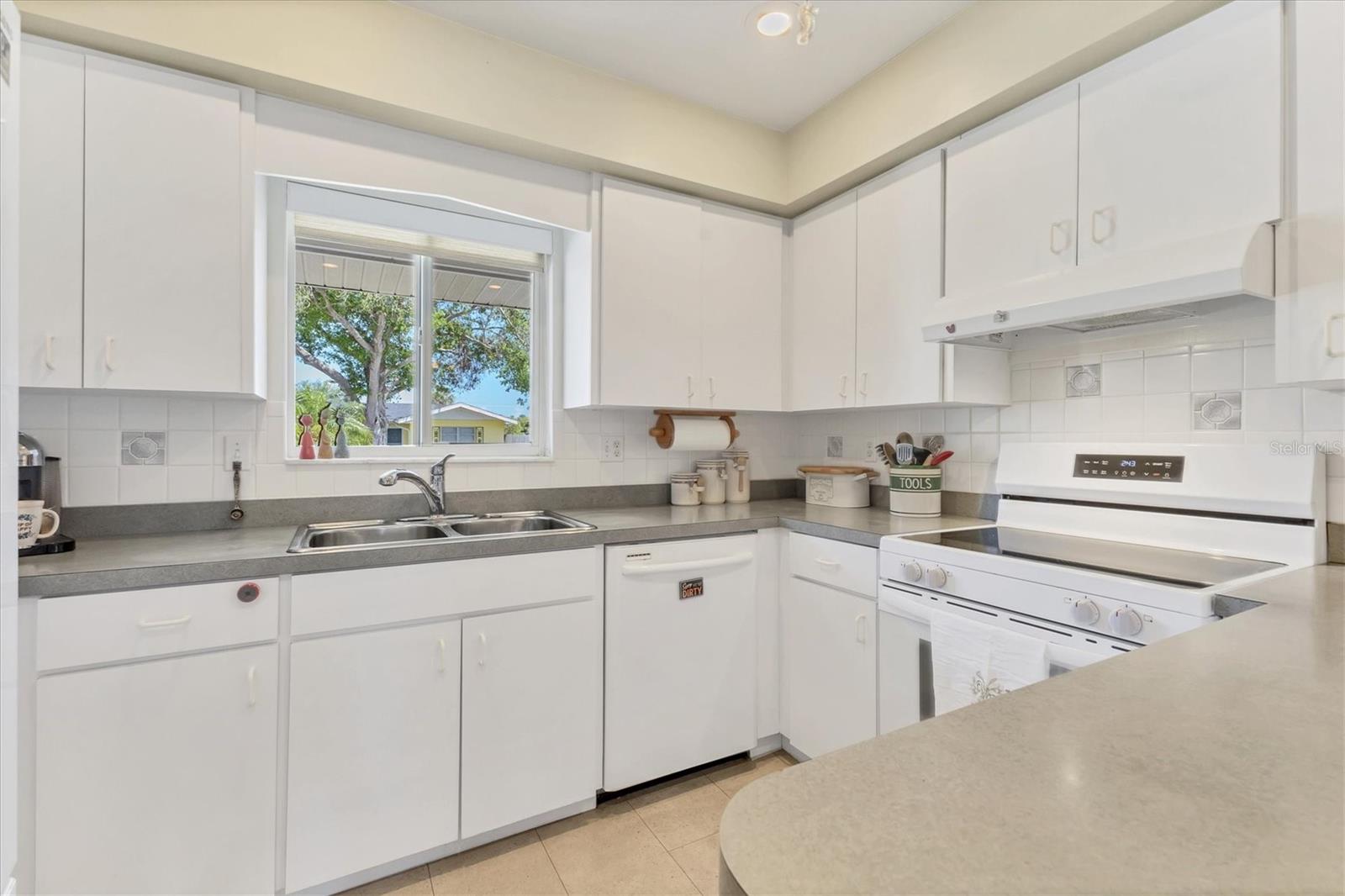 3402 KEY AVE, SARASOTA, FL, 34239