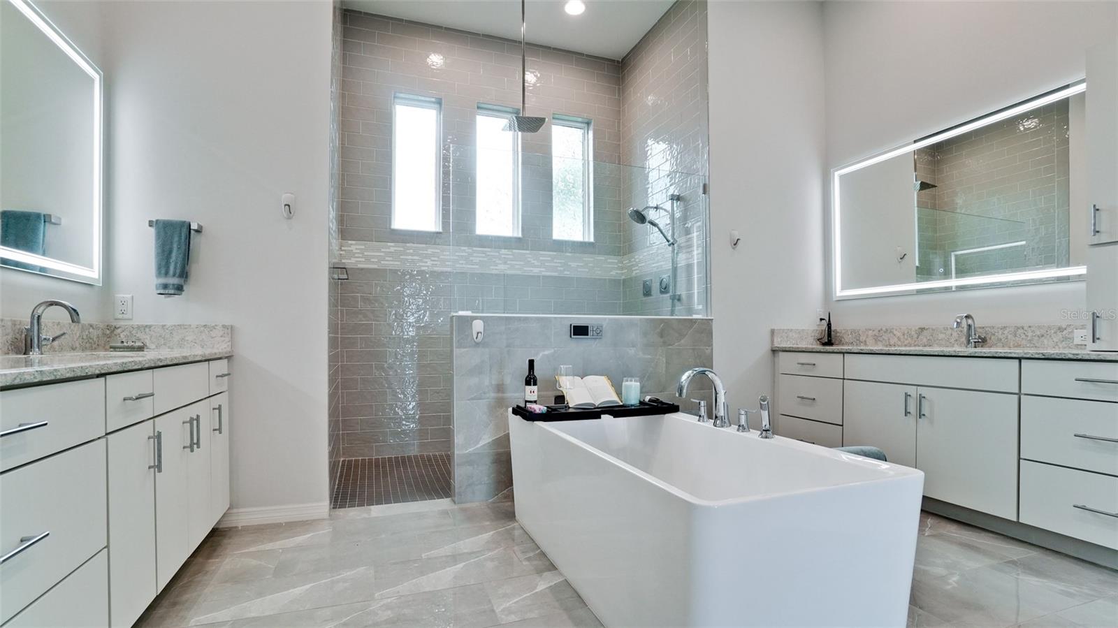 684 REGATTA WAY, BRADENTON, FL, 34208