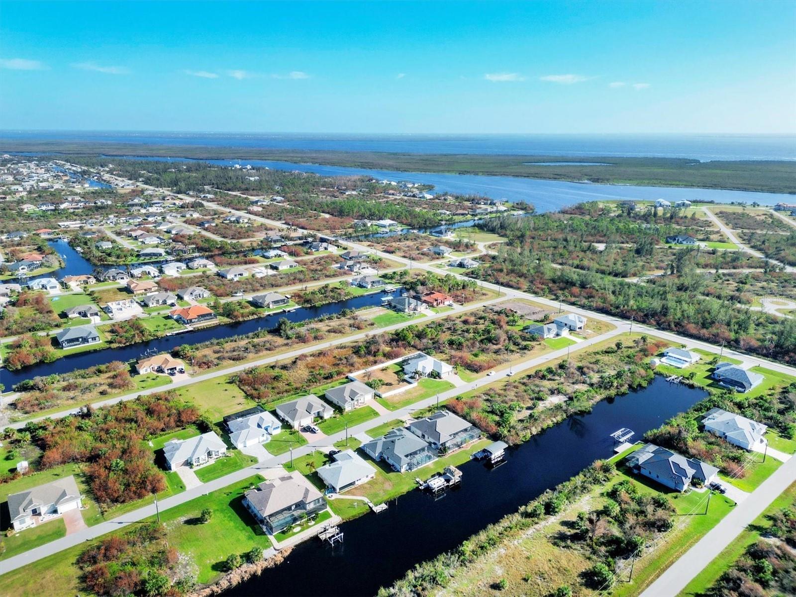 15747 APPLEWHITE CIR, PORT CHARLOTTE, FL, 33981