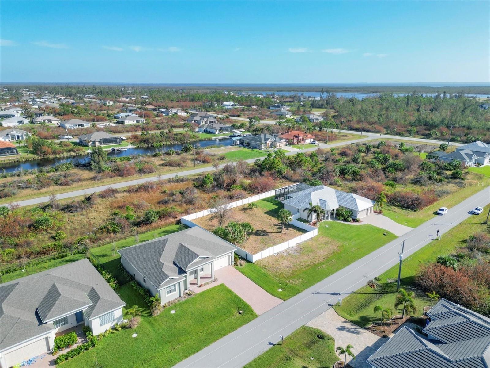 15747 APPLEWHITE CIR, PORT CHARLOTTE, FL, 33981