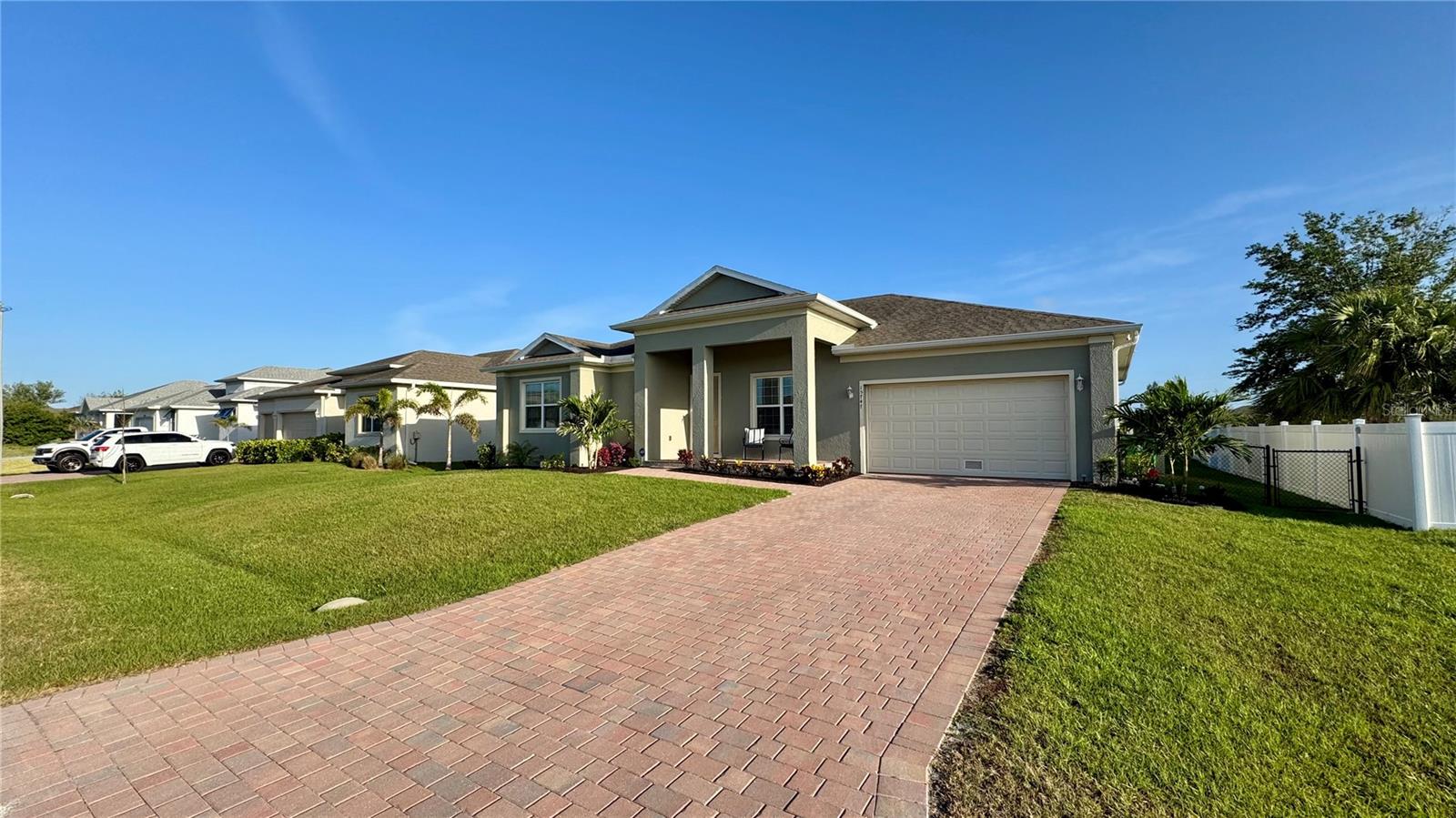 15747 APPLEWHITE CIR, PORT CHARLOTTE, FL, 33981