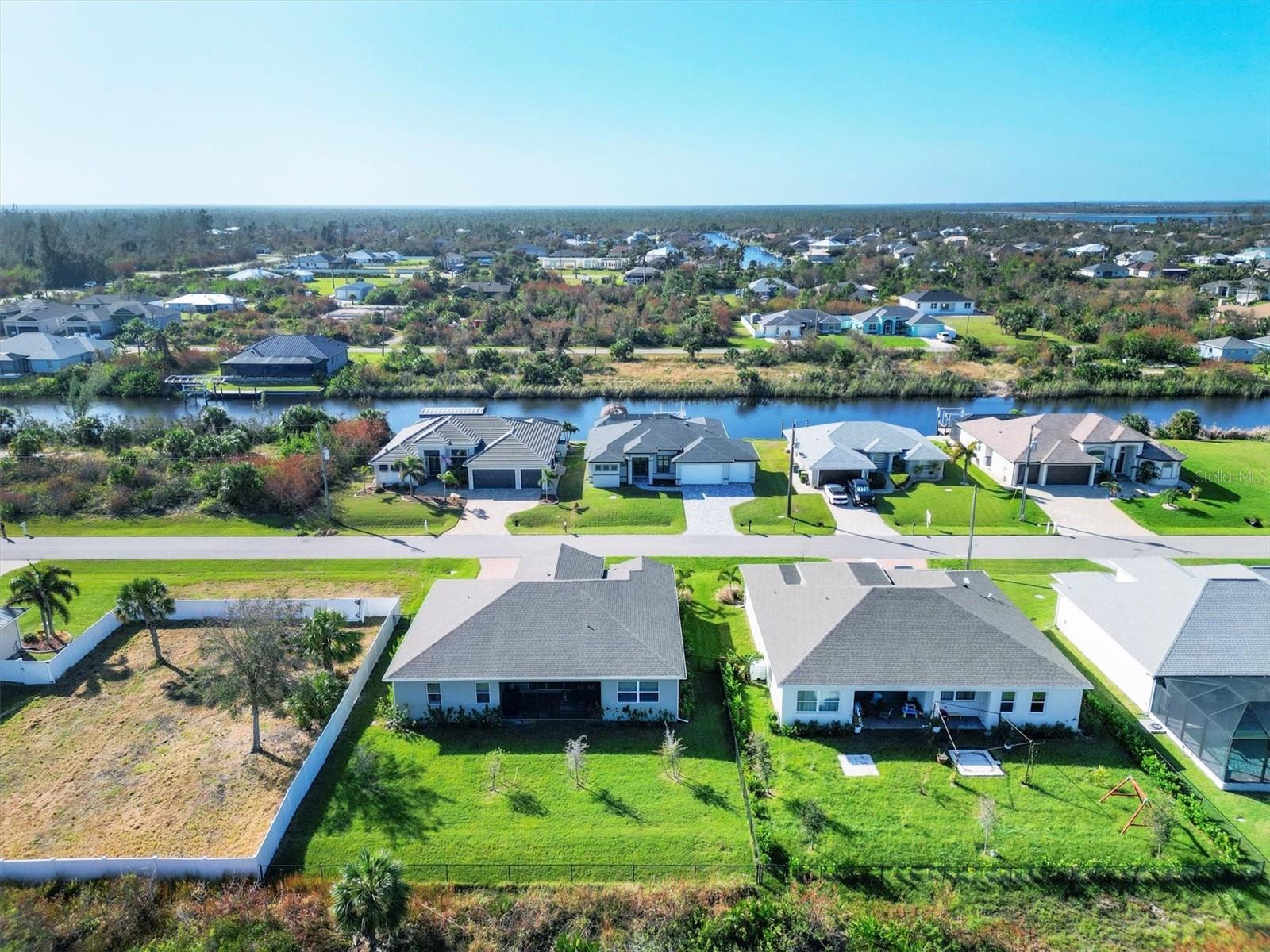 15747 APPLEWHITE CIR, PORT CHARLOTTE, FL, 33981