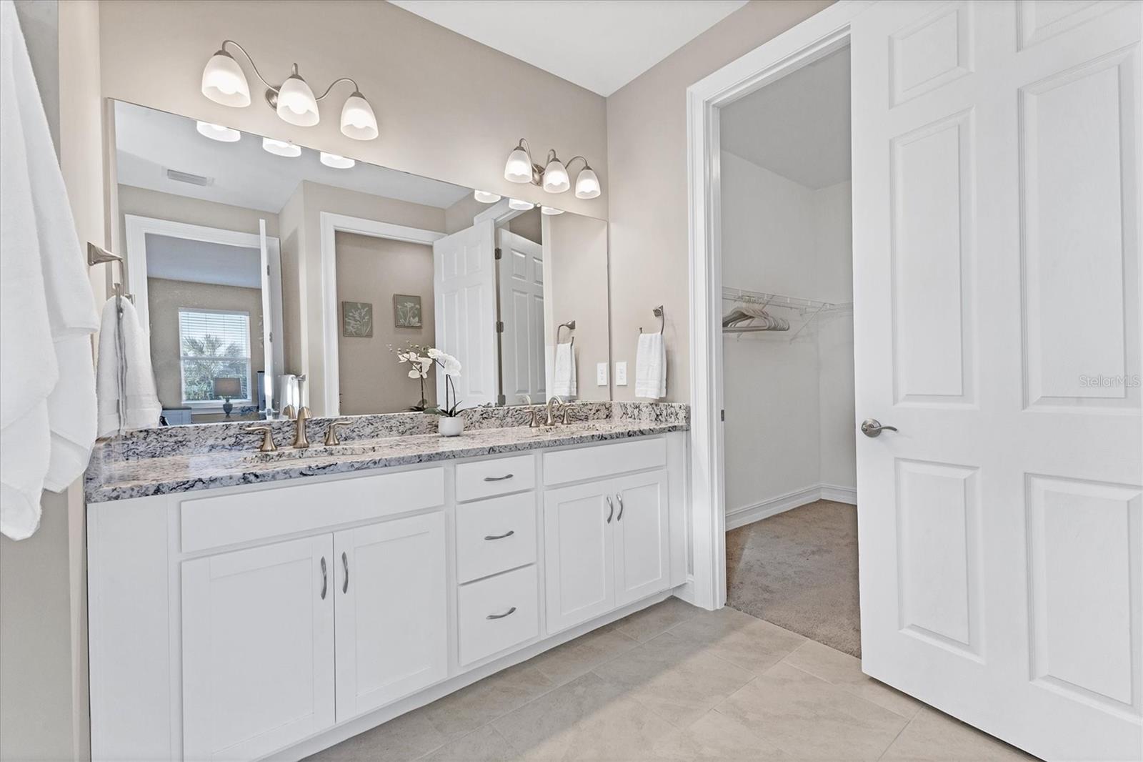 15747 APPLEWHITE CIR, PORT CHARLOTTE, FL, 33981