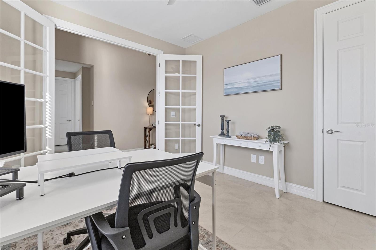 15747 APPLEWHITE CIR, PORT CHARLOTTE, FL, 33981