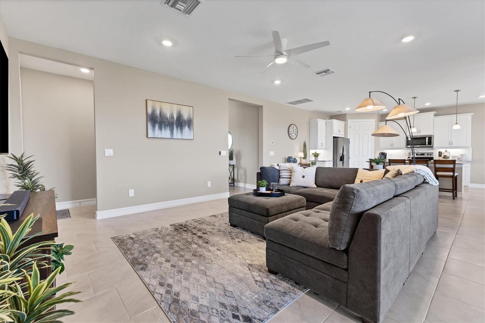 15747 APPLEWHITE CIR, PORT CHARLOTTE, FL, 33981