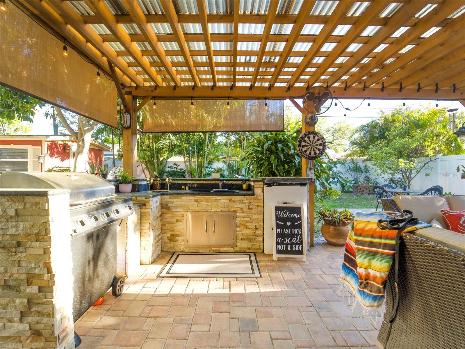 6916 81ST AVE N, PINELLAS PARK, FL, 33781