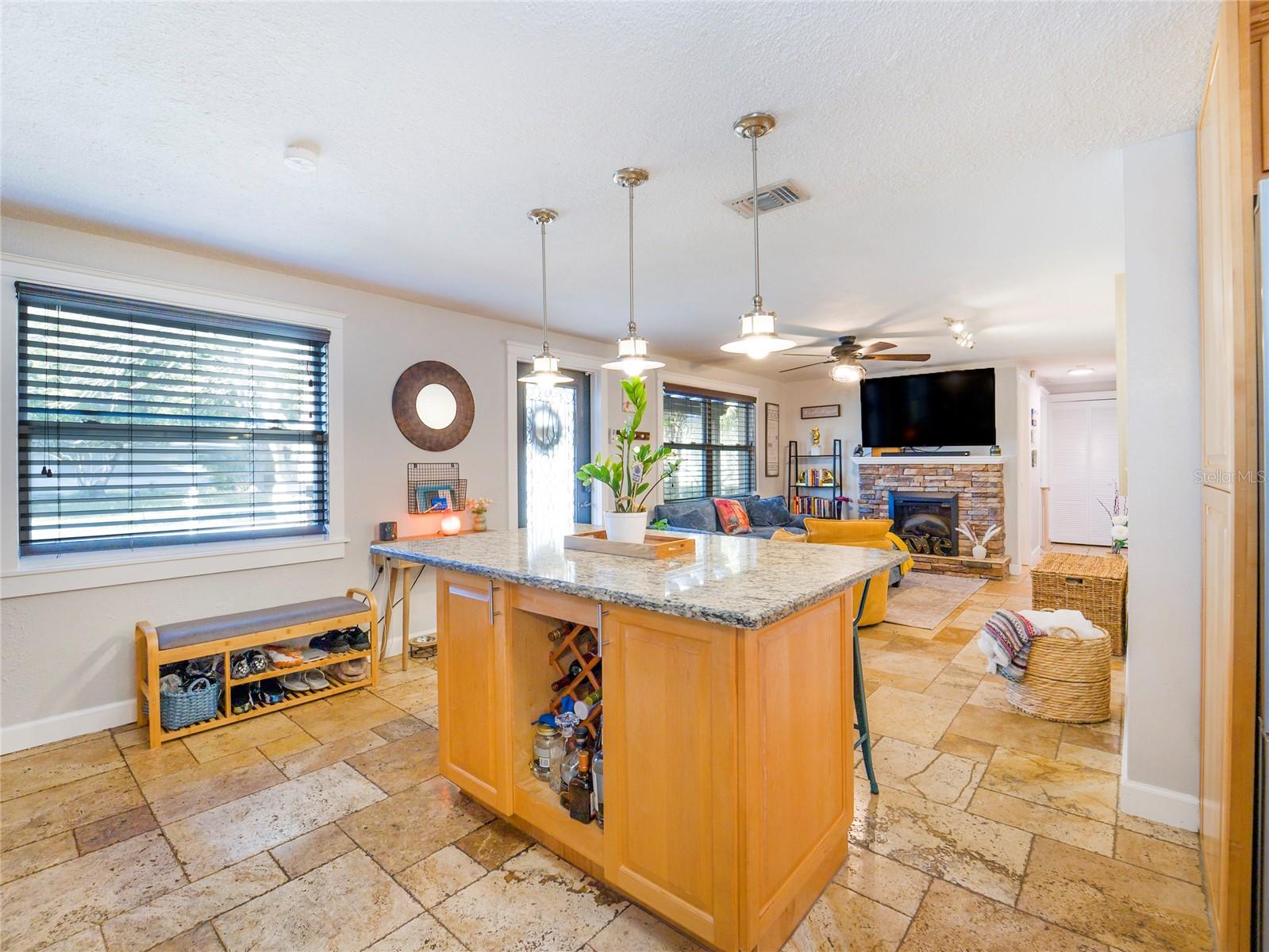 6916 81ST AVE N, PINELLAS PARK, FL, 33781