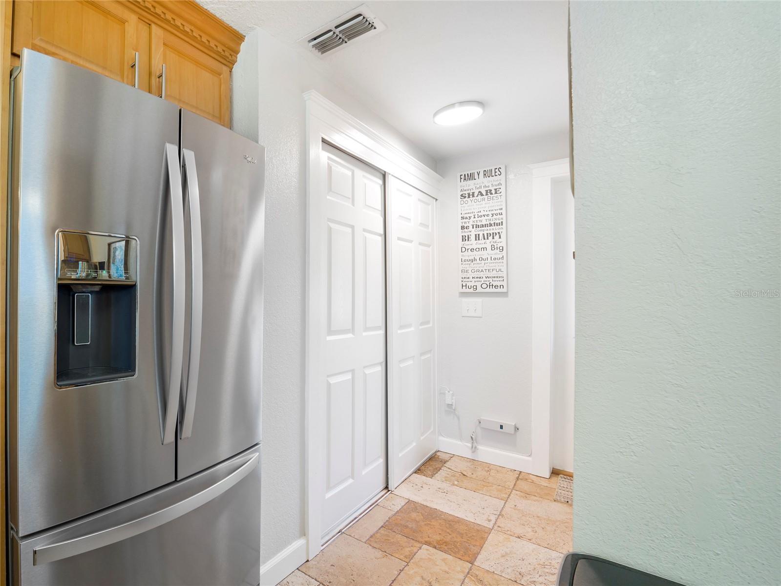 6916 81ST AVE N, PINELLAS PARK, FL, 33781