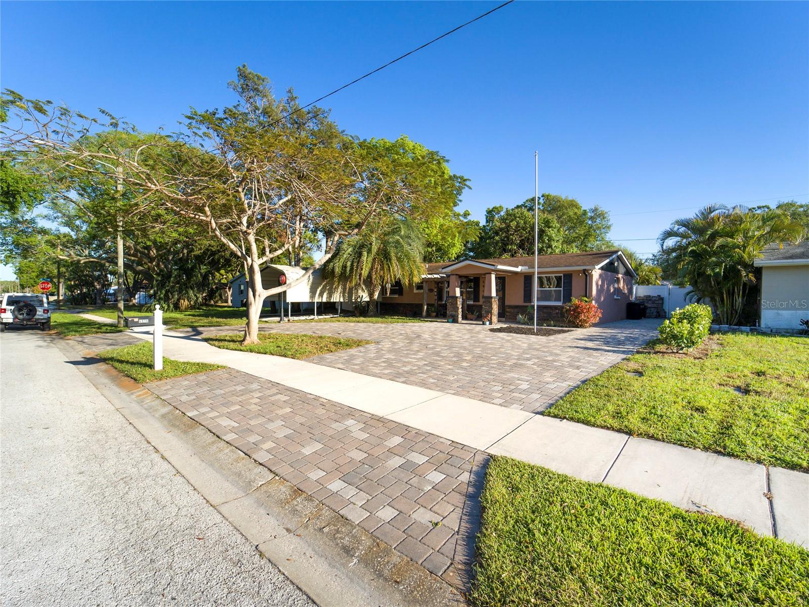 6916 81ST AVE N, PINELLAS PARK, FL, 33781