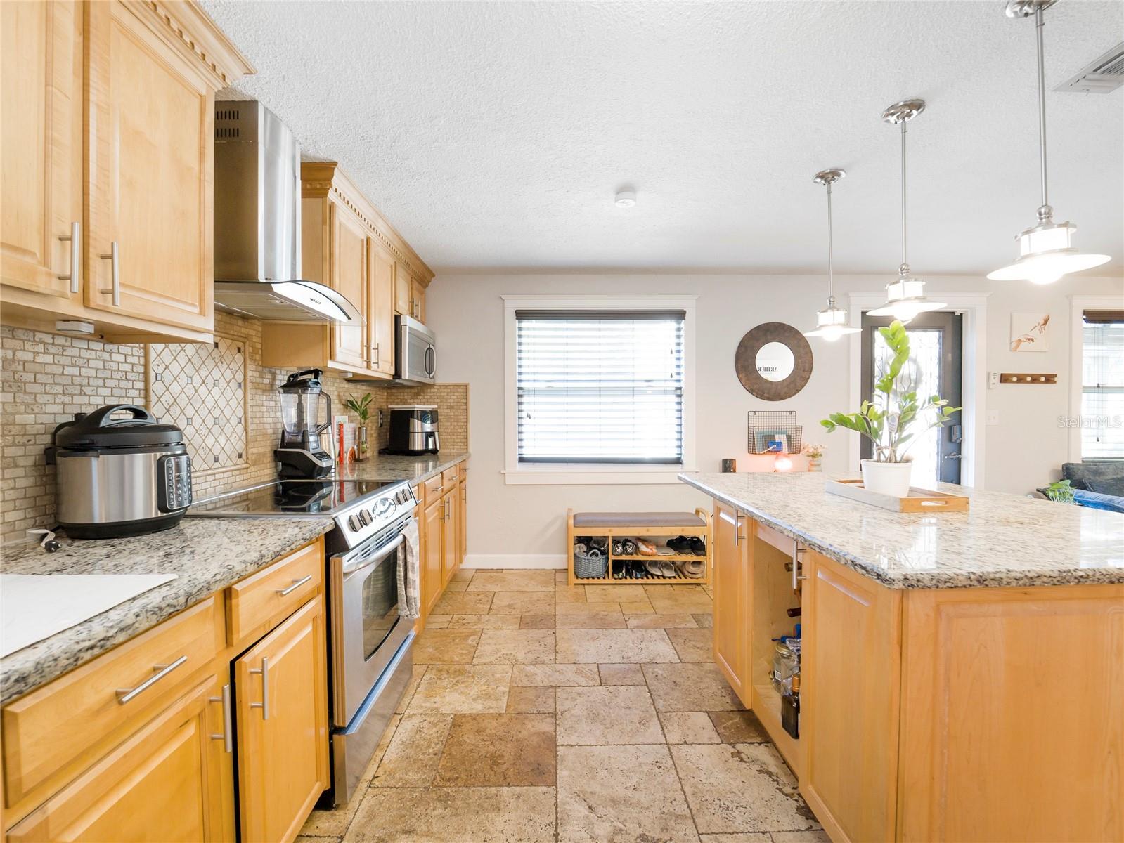 6916 81ST AVE N, PINELLAS PARK, FL, 33781