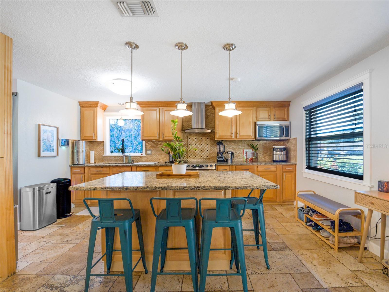 6916 81ST AVE N, PINELLAS PARK, FL, 33781