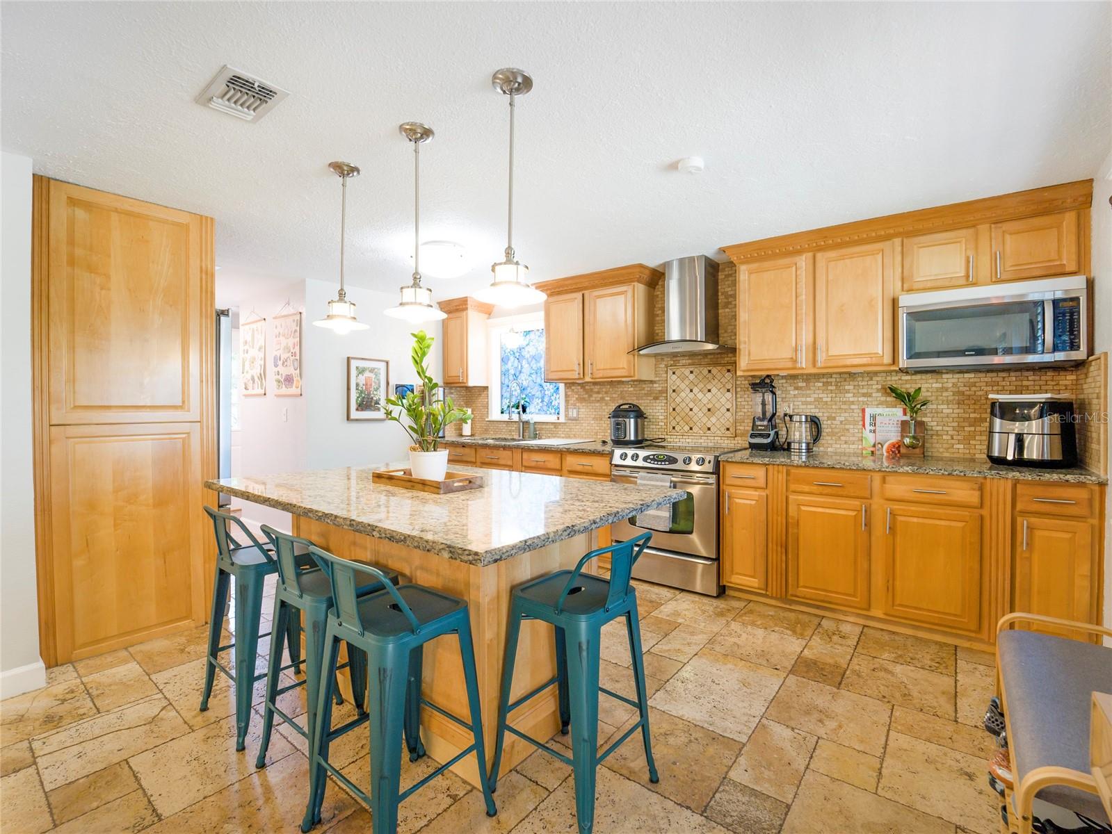 6916 81ST AVE N, PINELLAS PARK, FL, 33781