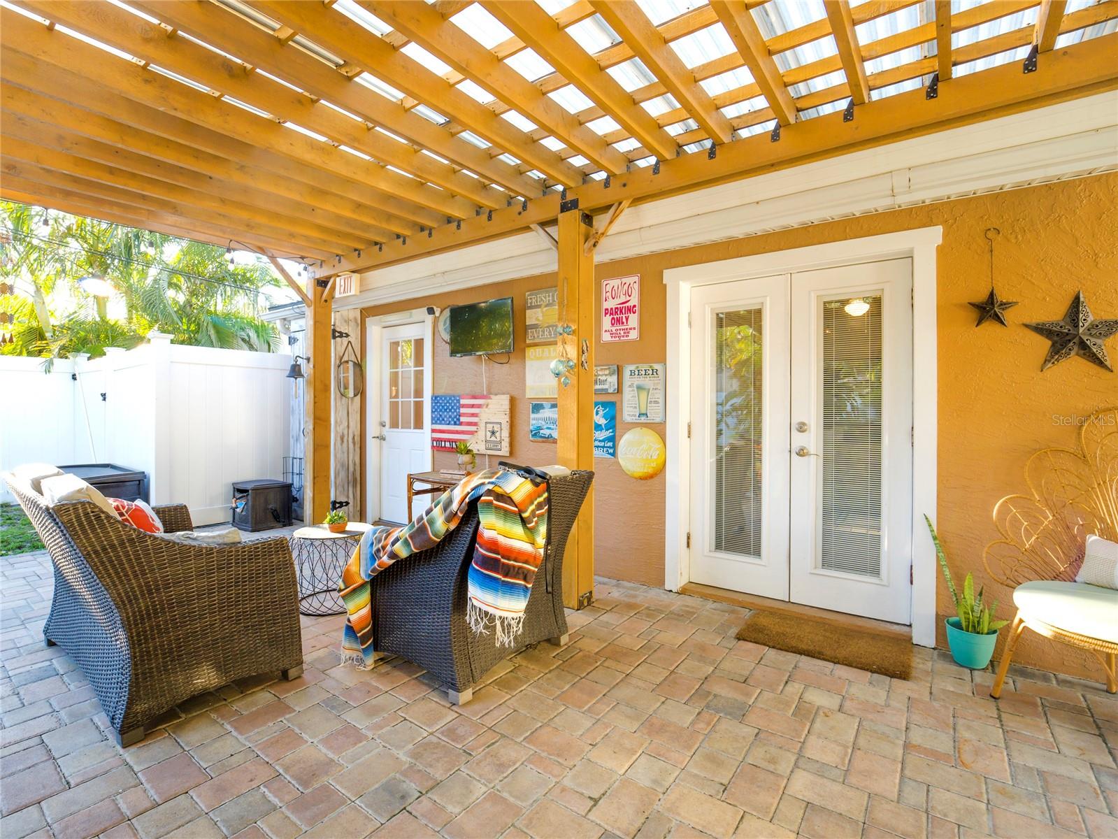 6916 81ST AVE N, PINELLAS PARK, FL, 33781