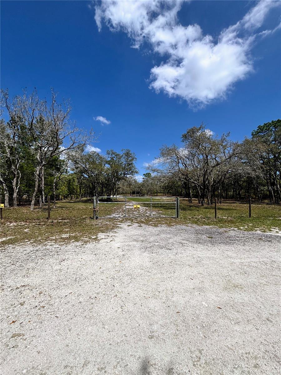 11103 SNOW LARK AVE, WEEKI WACHEE, FL, 34614