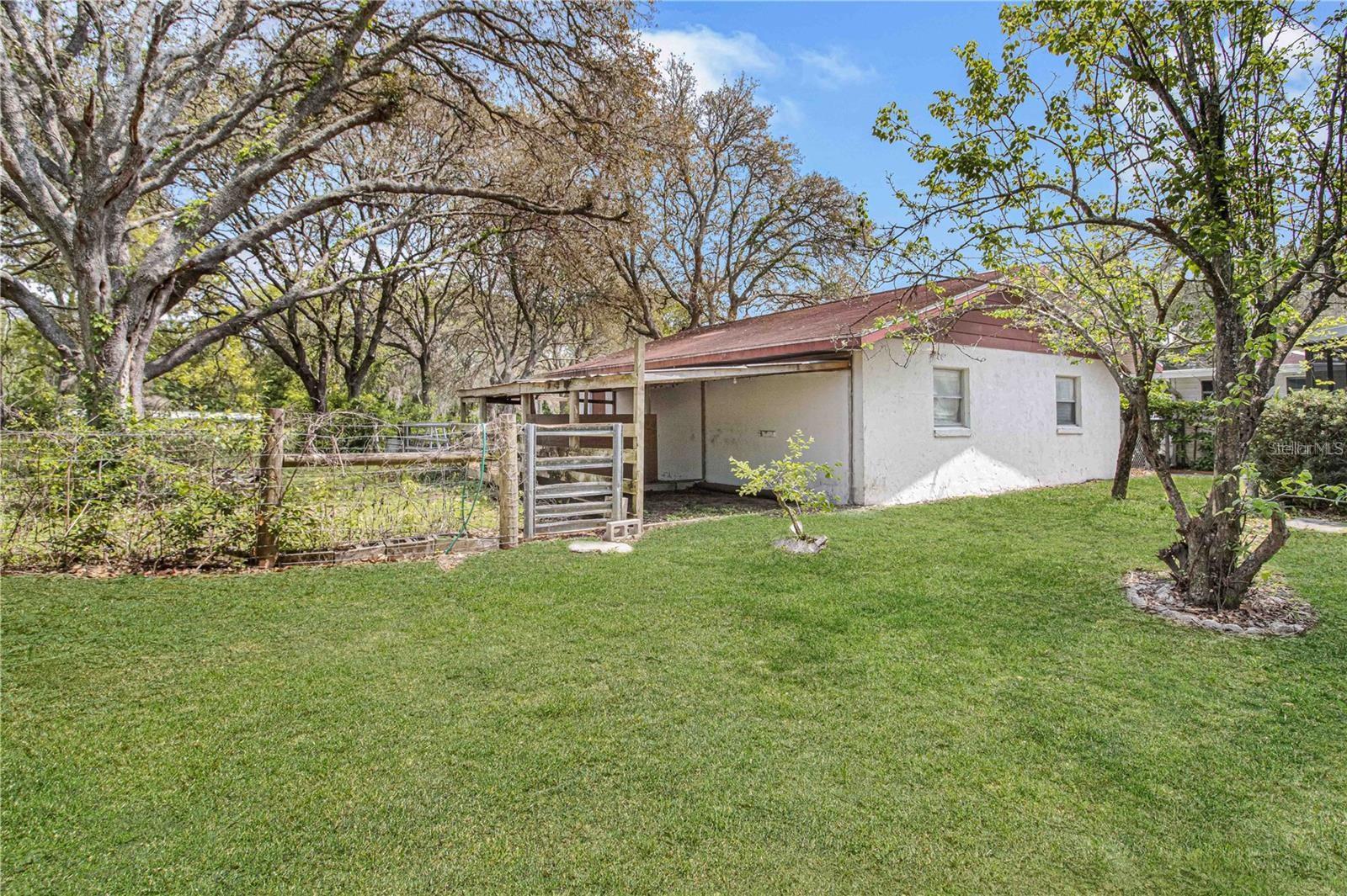 8225 E HIGHWAY 25, BELLEVIEW, FL, 34420