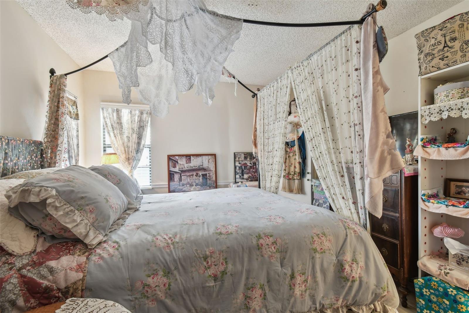 10182 SEMINOLE ISLAND DR, LARGO, FL, 33773