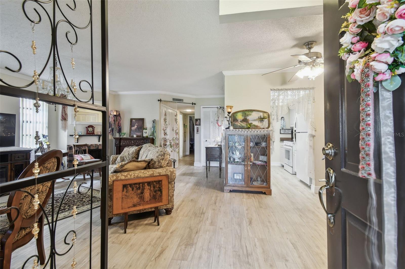 10182 SEMINOLE ISLAND DR, LARGO, FL, 33773