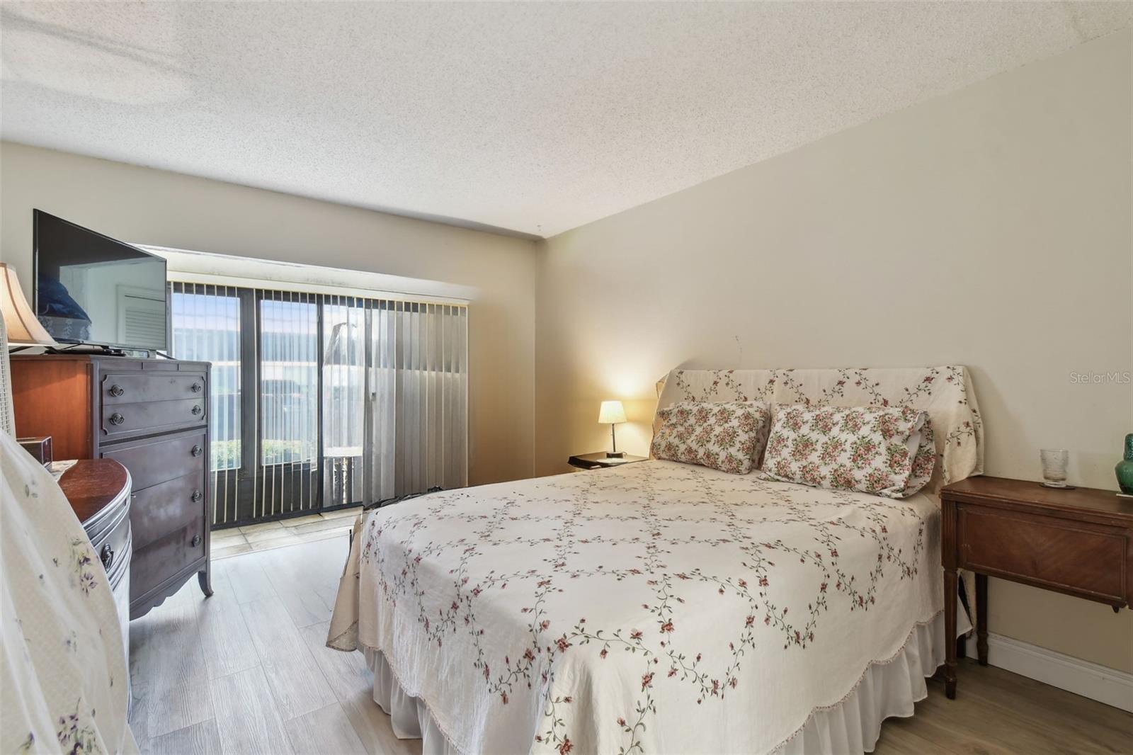 10182 SEMINOLE ISLAND DR, LARGO, FL, 33773