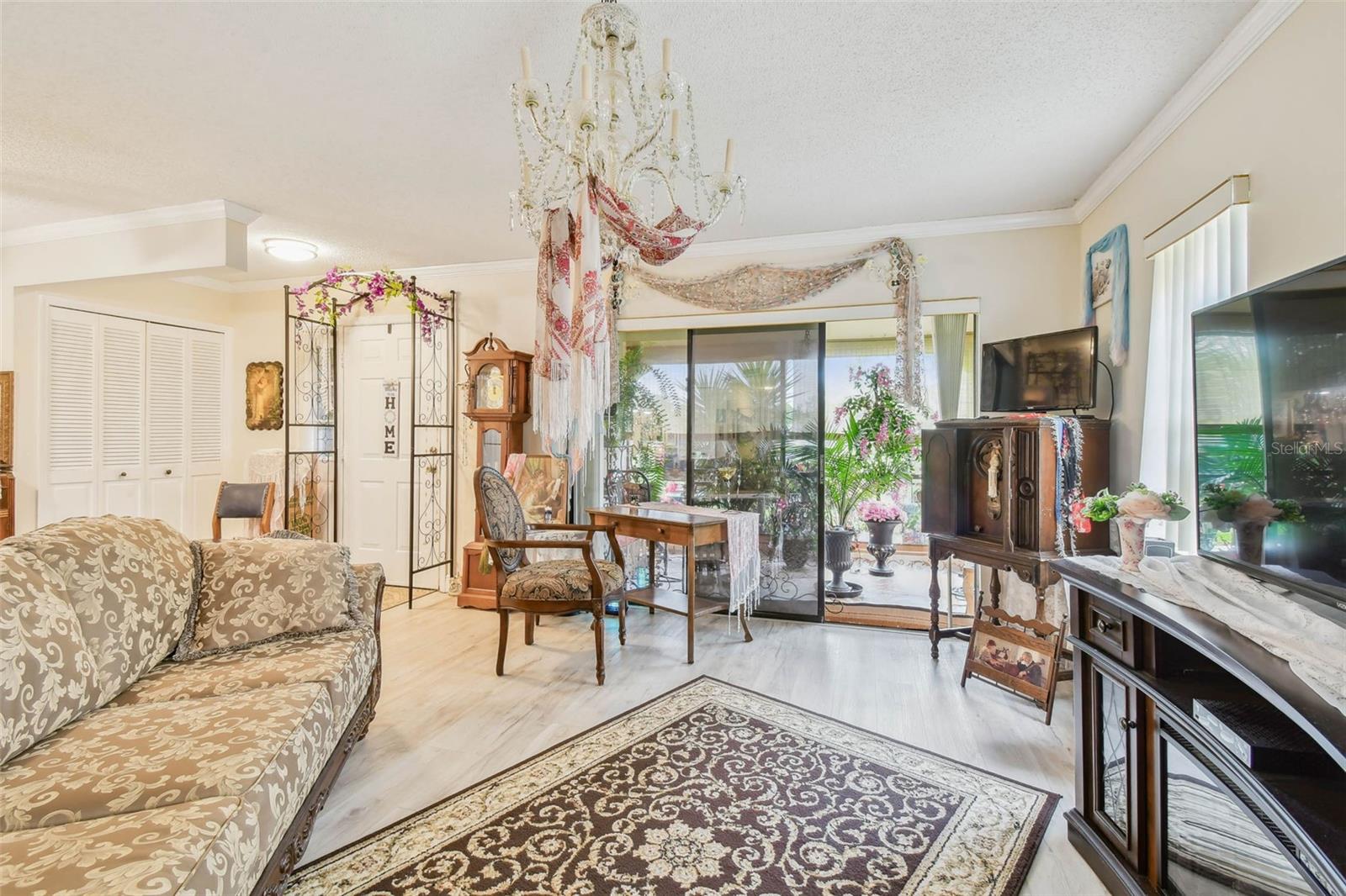 10182 SEMINOLE ISLAND DR, LARGO, FL, 33773