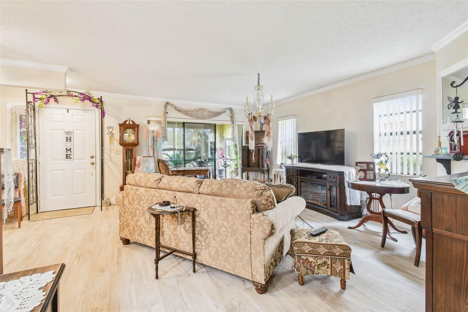 10182 SEMINOLE ISLAND DR, LARGO, FL, 33773