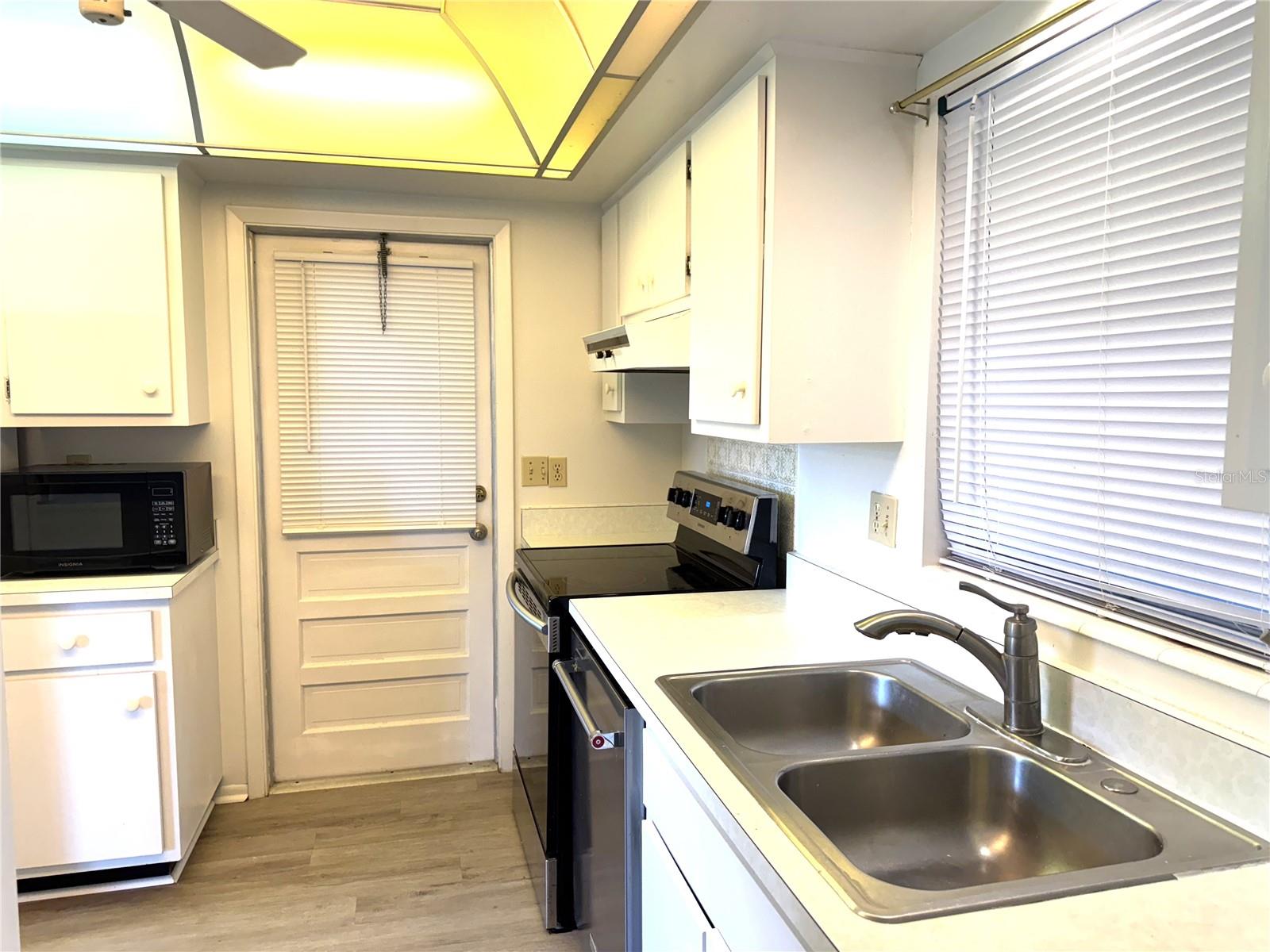 3321 FULLER ST #105, SARASOTA, FL, 34231