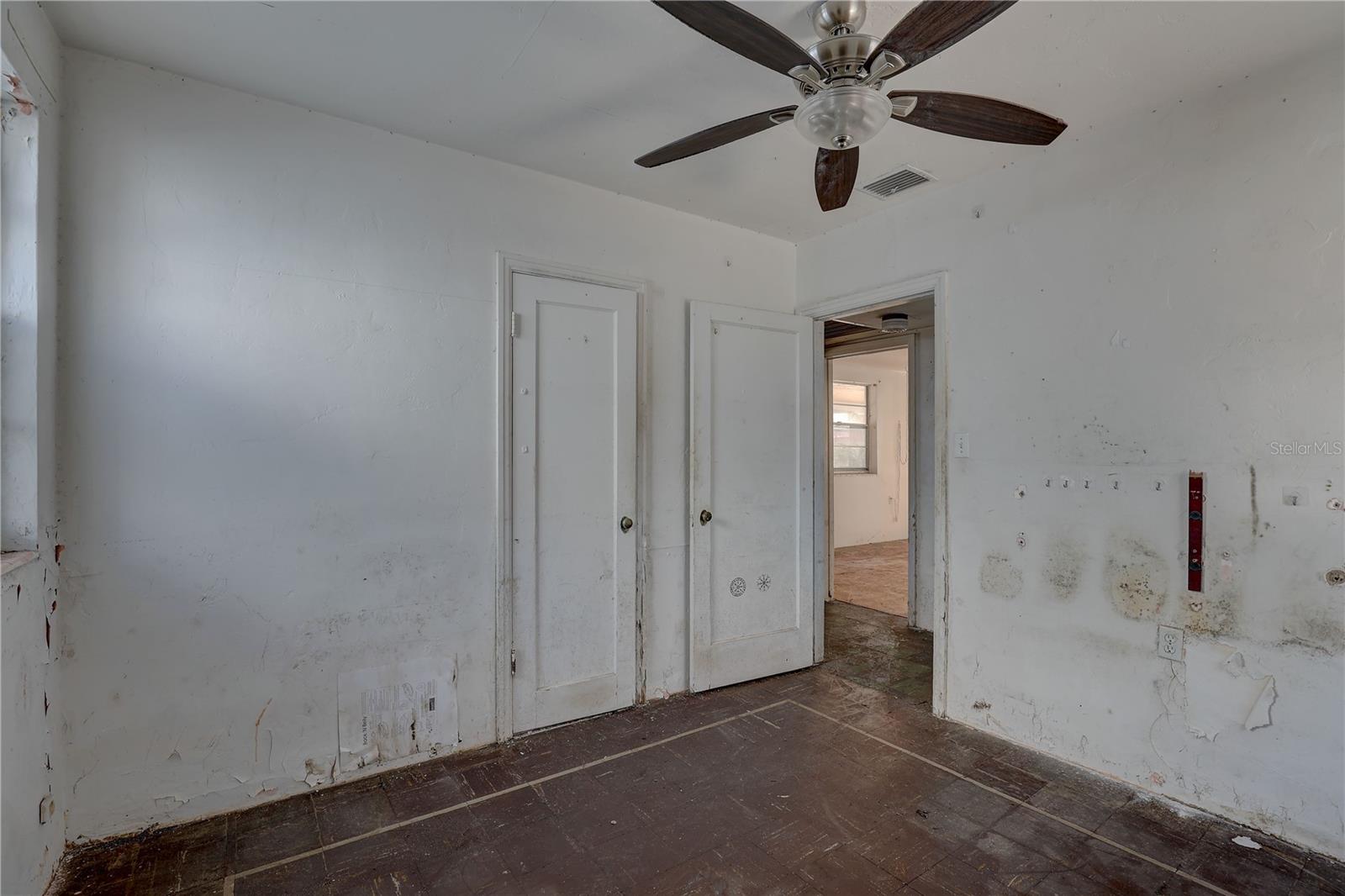 440 S BAYSHORE DR, MADEIRA BEACH, FL, 33708