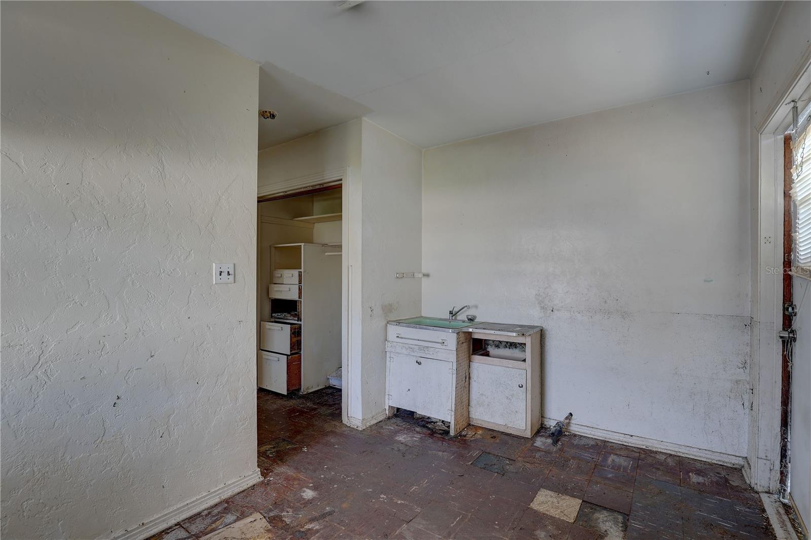 440 S BAYSHORE DR, MADEIRA BEACH, FL, 33708