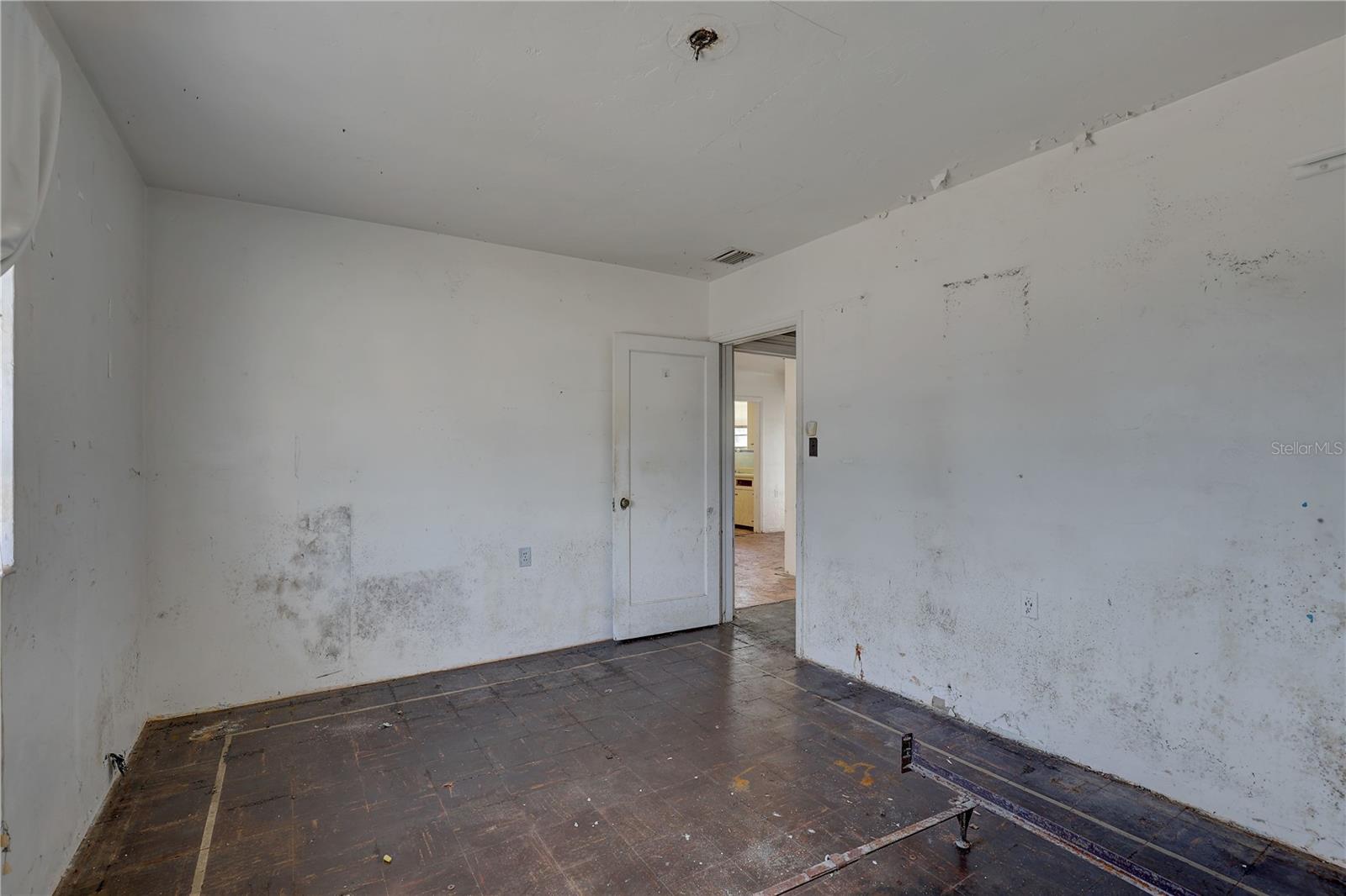 440 S BAYSHORE DR, MADEIRA BEACH, FL, 33708