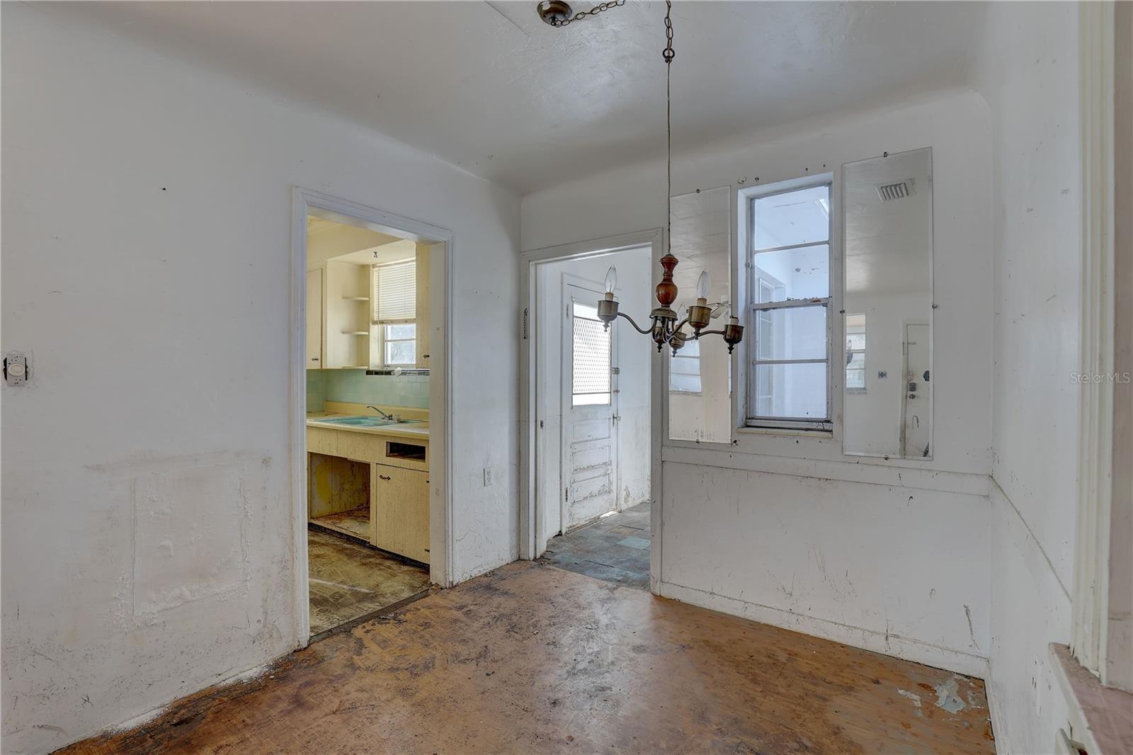 440 S BAYSHORE DR, MADEIRA BEACH, FL, 33708