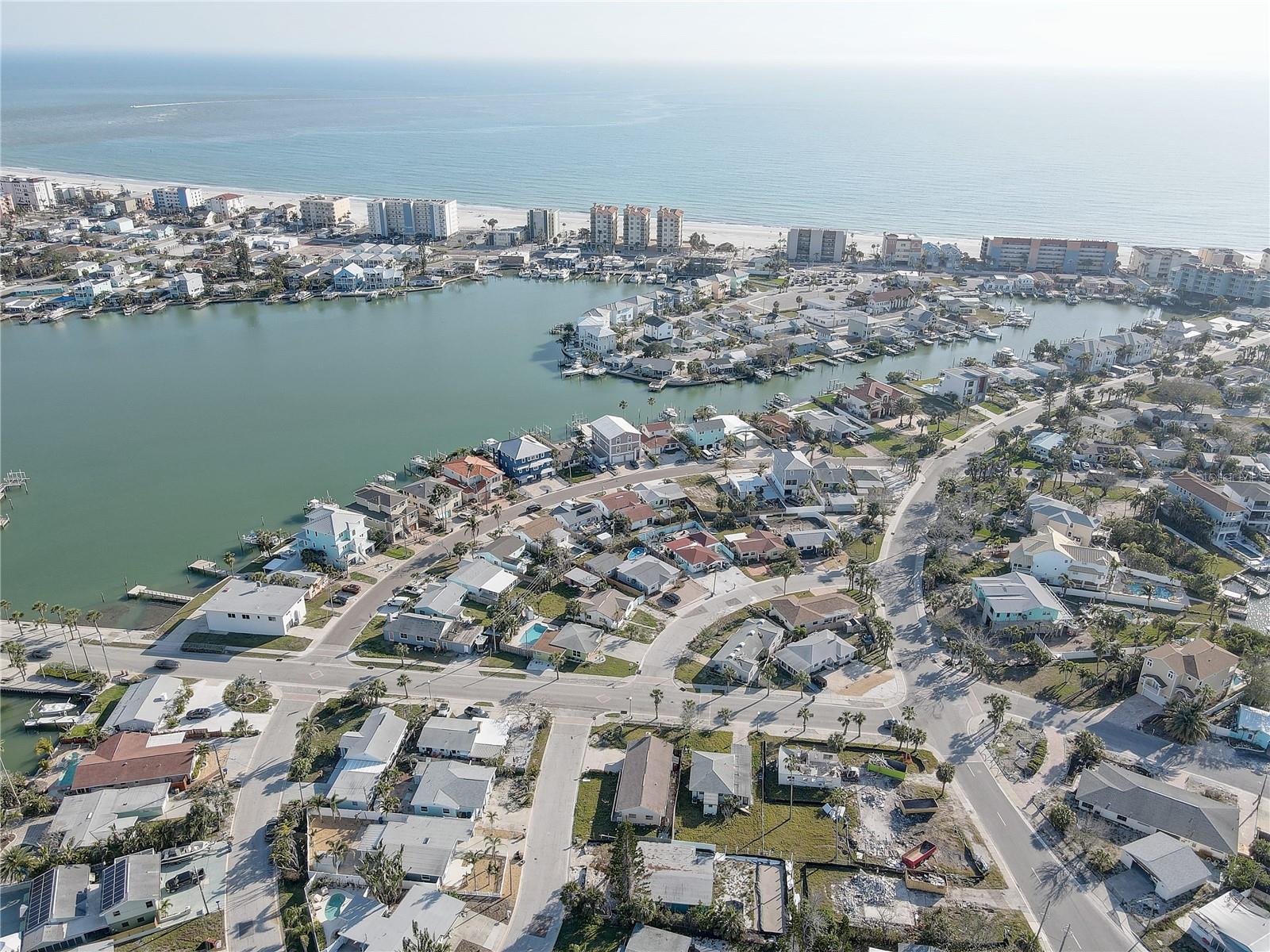 440 S BAYSHORE DR, MADEIRA BEACH, FL, 33708