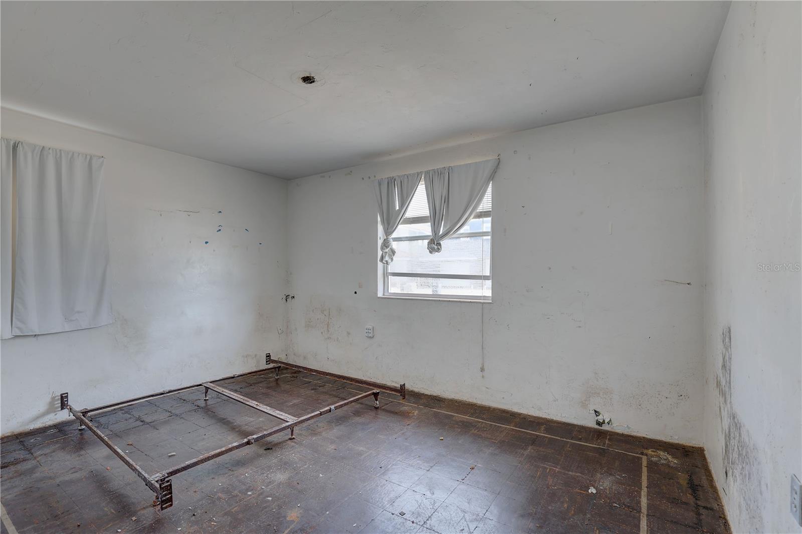 440 S BAYSHORE DR, MADEIRA BEACH, FL, 33708