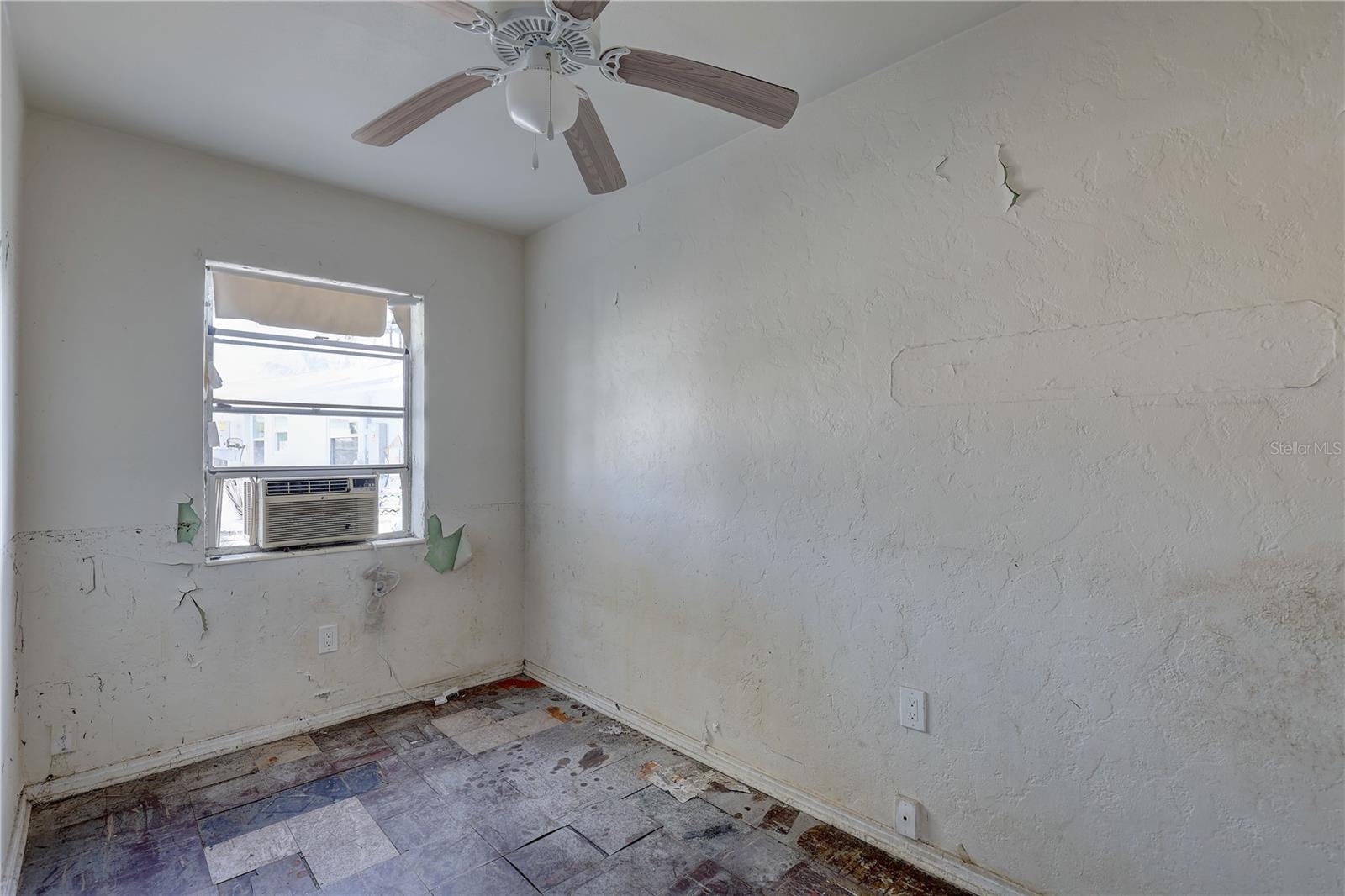 440 S BAYSHORE DR, MADEIRA BEACH, FL, 33708