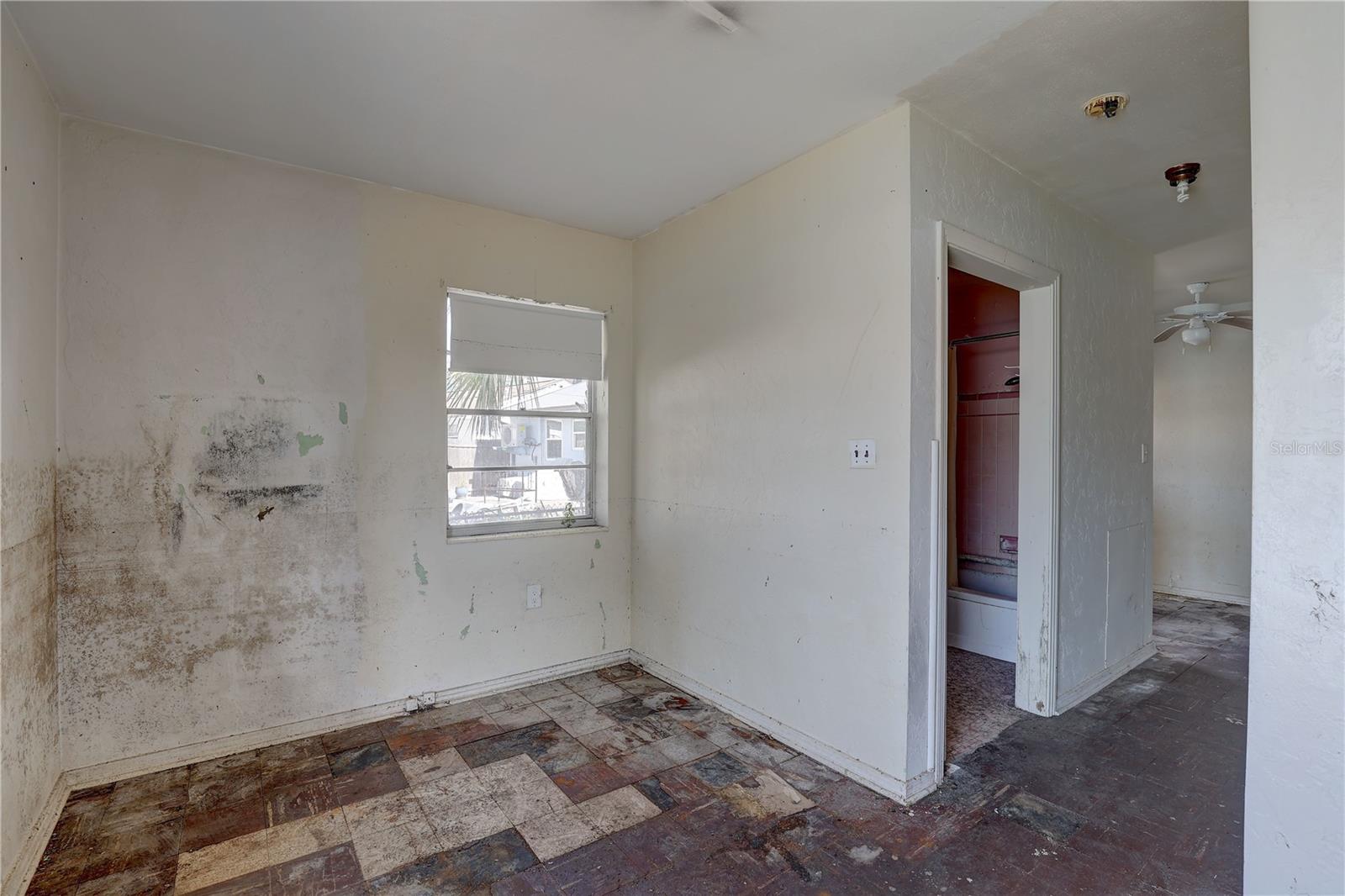 440 S BAYSHORE DR, MADEIRA BEACH, FL, 33708