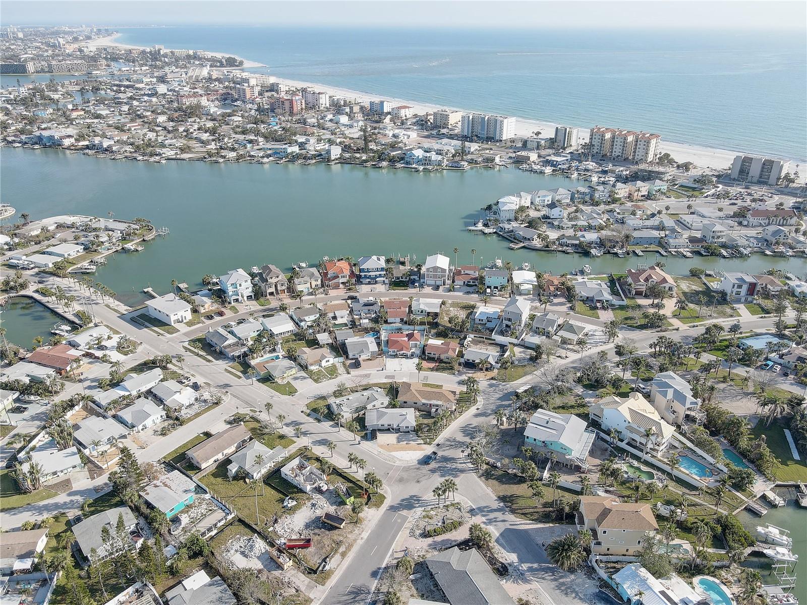 440 S BAYSHORE DR, MADEIRA BEACH, FL, 33708