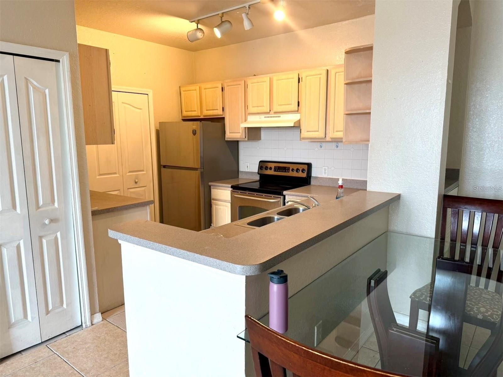 5613 LEGACY CRESCENT PL #302, RIVERVIEW, FL, 33578