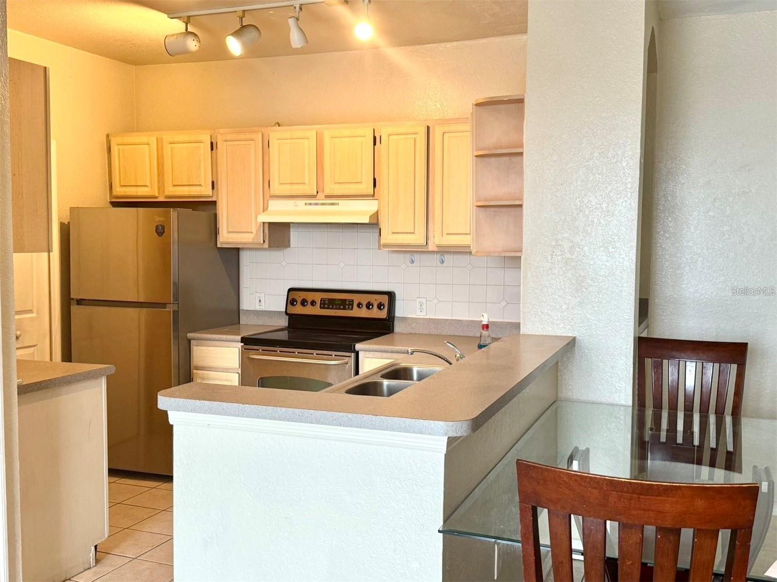 5613 LEGACY CRESCENT PL #302, RIVERVIEW, FL, 33578