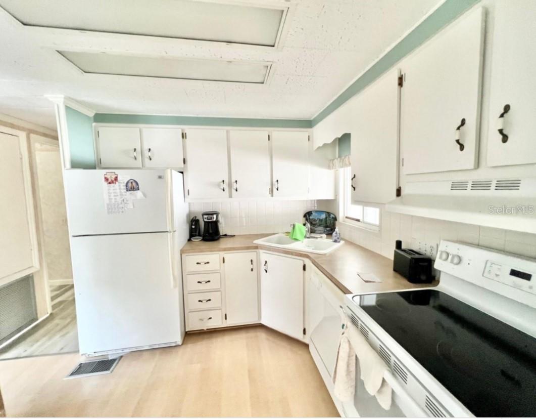 1100 BELCHER RD S #352, LARGO, FL, 33771