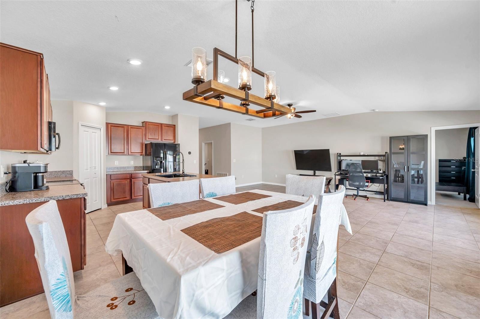 4201 GLOBE THISTLE DR, TAMPA, FL, 33619