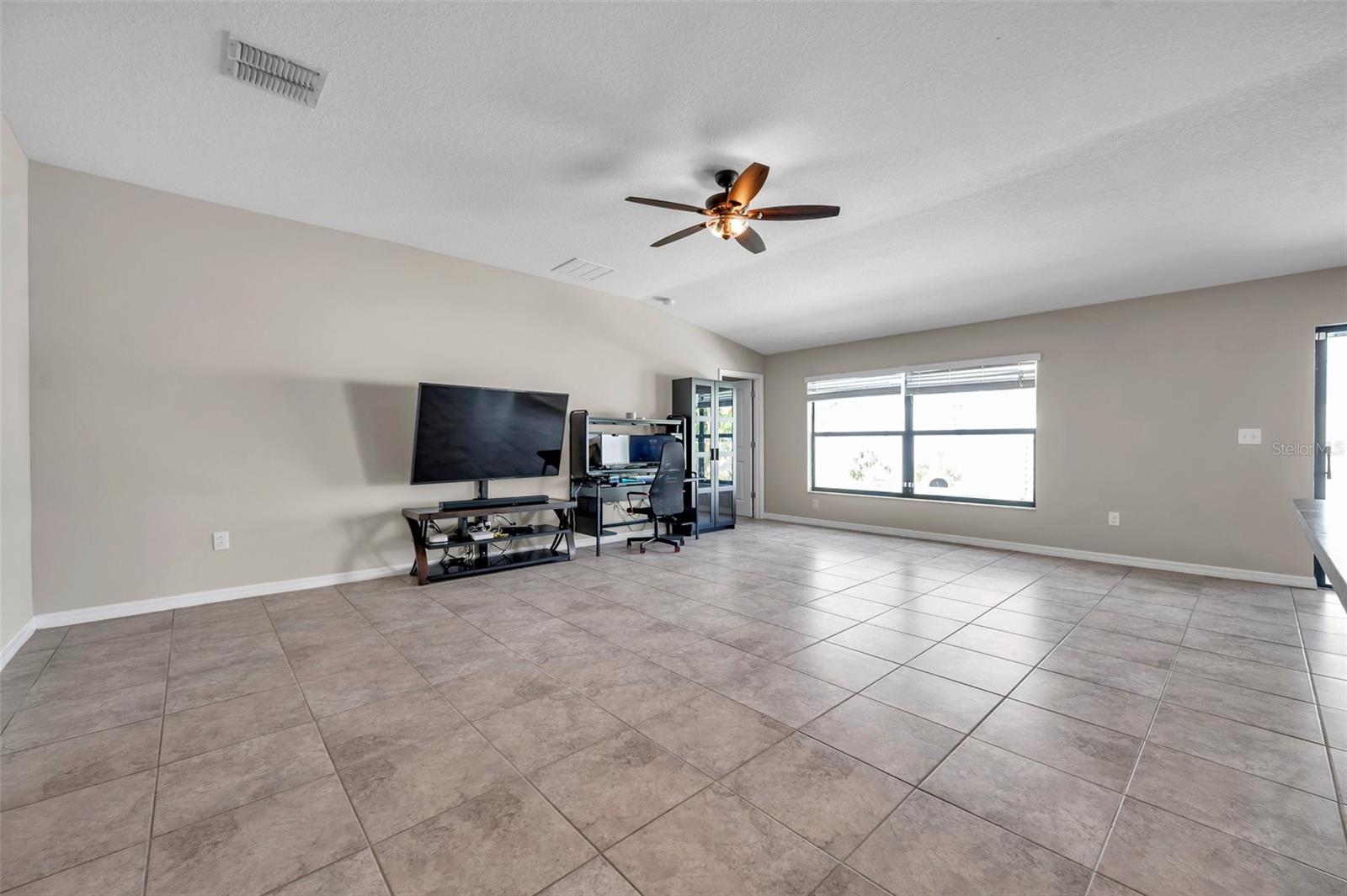 4201 GLOBE THISTLE DR, TAMPA, FL, 33619
